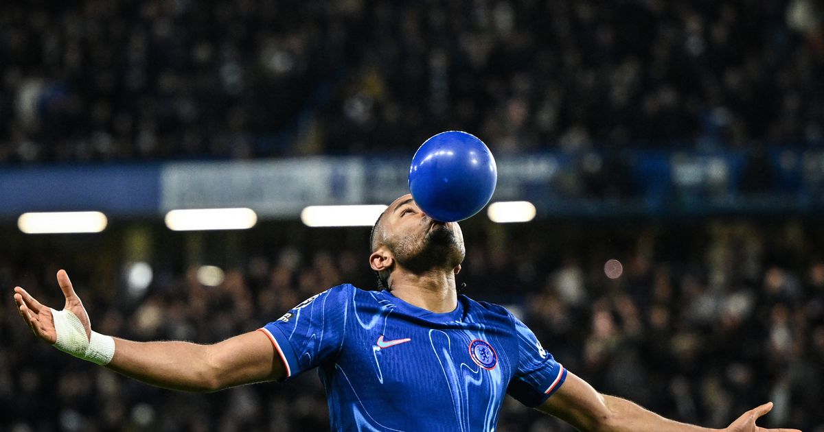 Chelsea Relance les Négociations pour Jamie Bynoe-Gittens : Un Ailier Prometteur en Vue