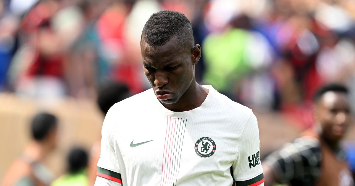 Nicolas Jackson : Carton Rouge et Avenir Incertain à Chelsea